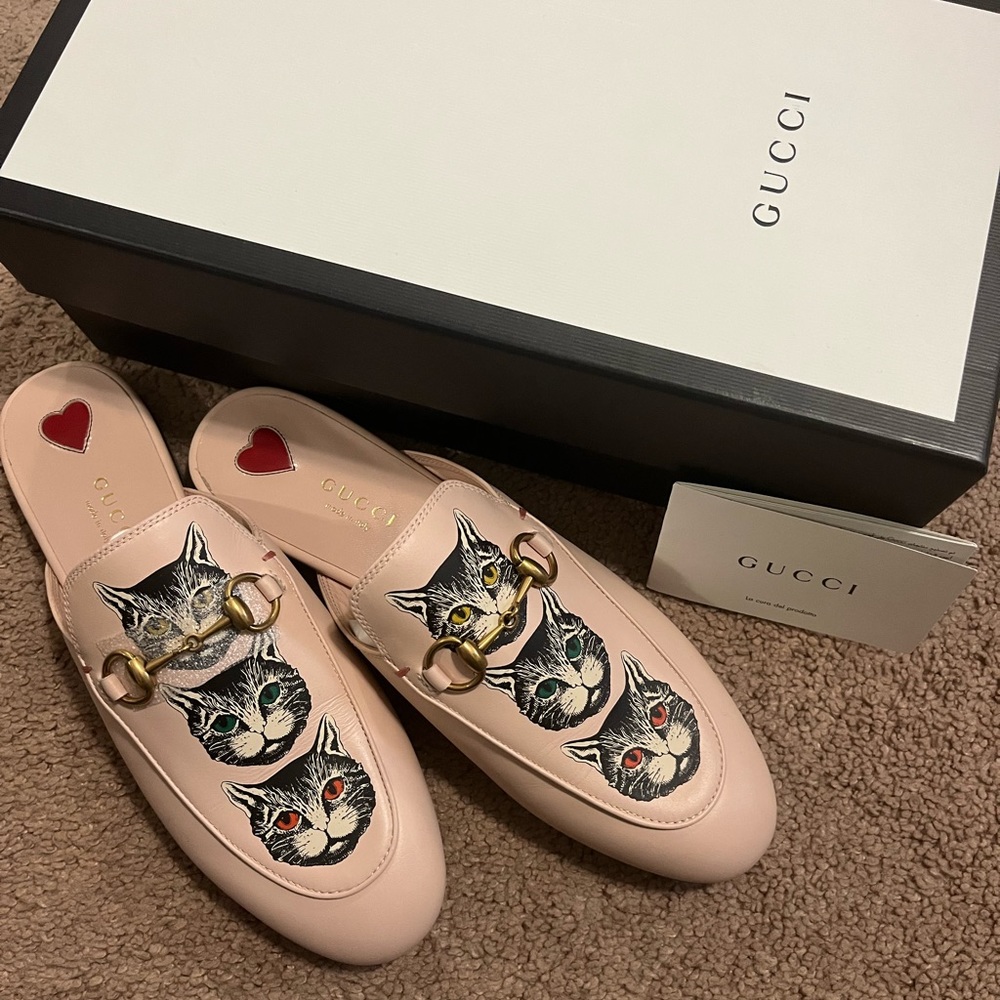Gucci Loafers/ Slides size 37 Worn once with Box!